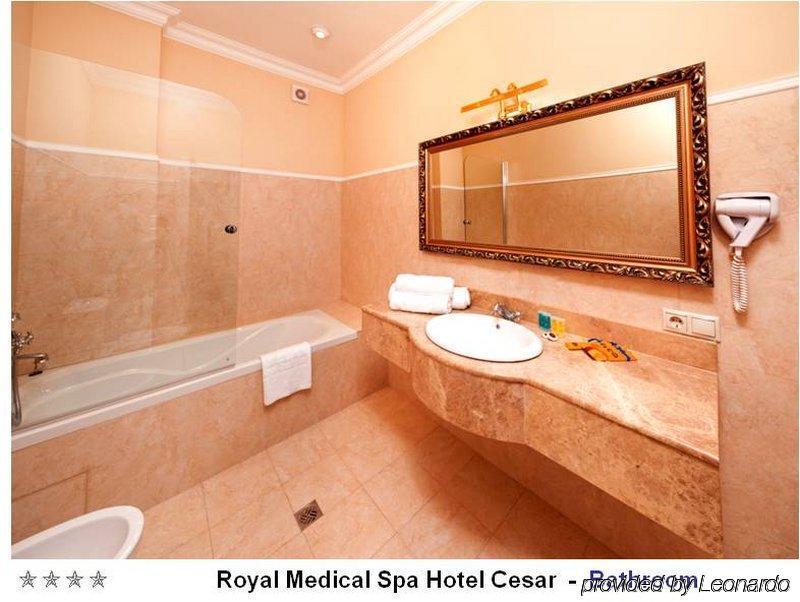 Royal Medical Cezar Otel Truskavets Dış mekan fotoğraf