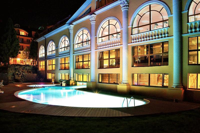Royal Medical Cezar Otel Truskavets Dış mekan fotoğraf